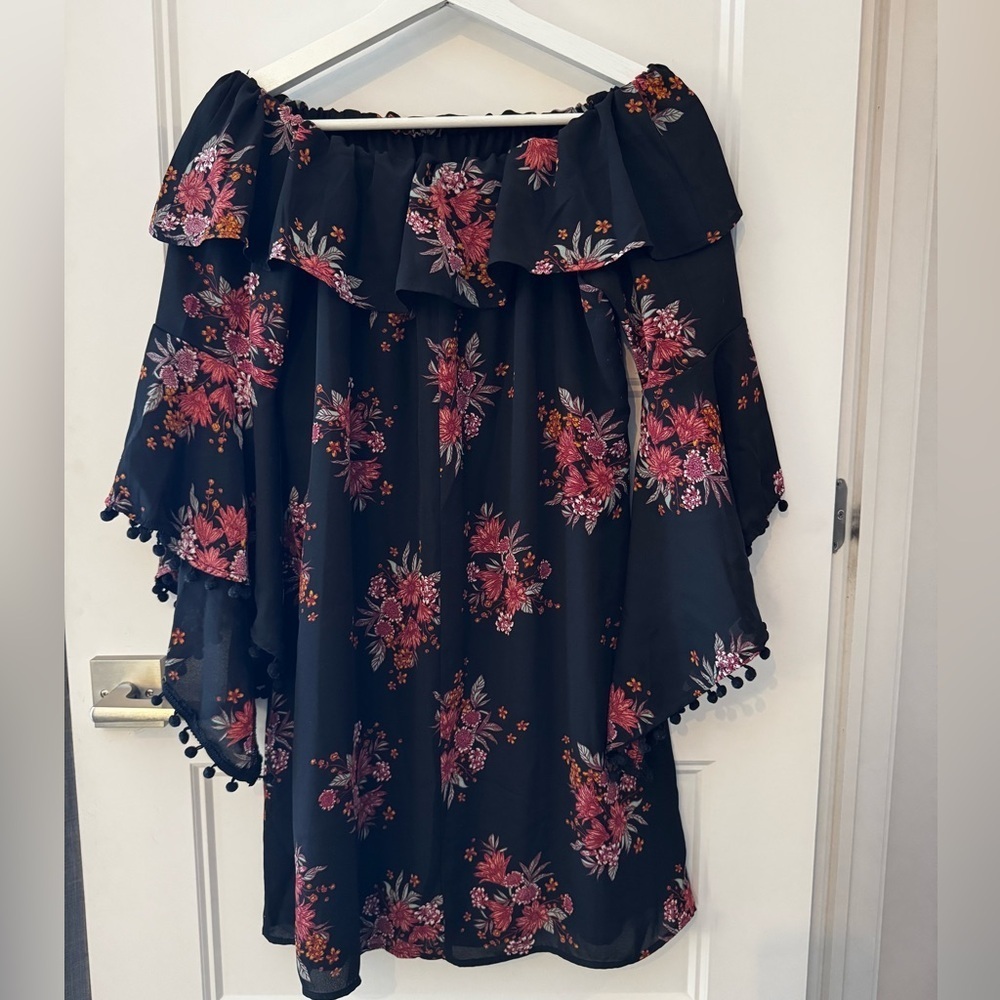 Design Lab Boho Floral Off-the-Shoulder Bell Sleeves Flowy Dress - Picture 3 of 7